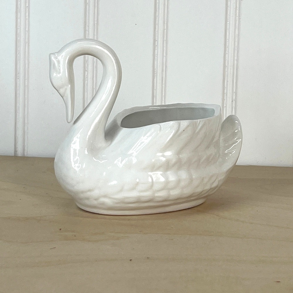 White Swan Planter, Petite Glazed Cachepot for Cottage Shelf Decor